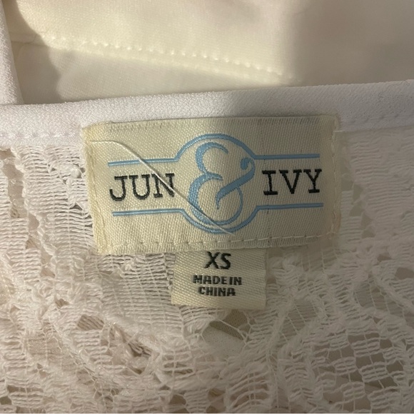 White XS womens lined sleeveless dress. Lace open back. Side zipper - Picture 7 of 9